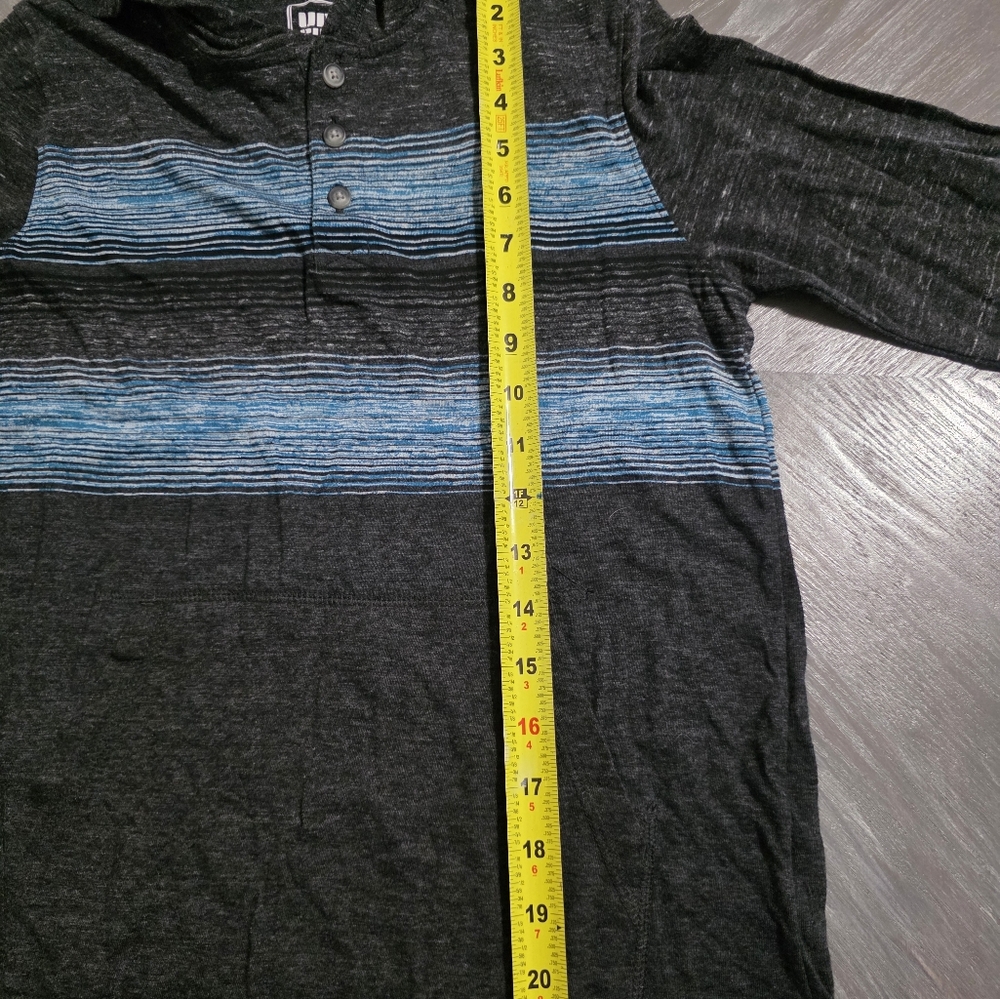 Like New-Urban Pipeline Boys Size Medium-Hooded tee With Front Pockets - Picture 7 of 7